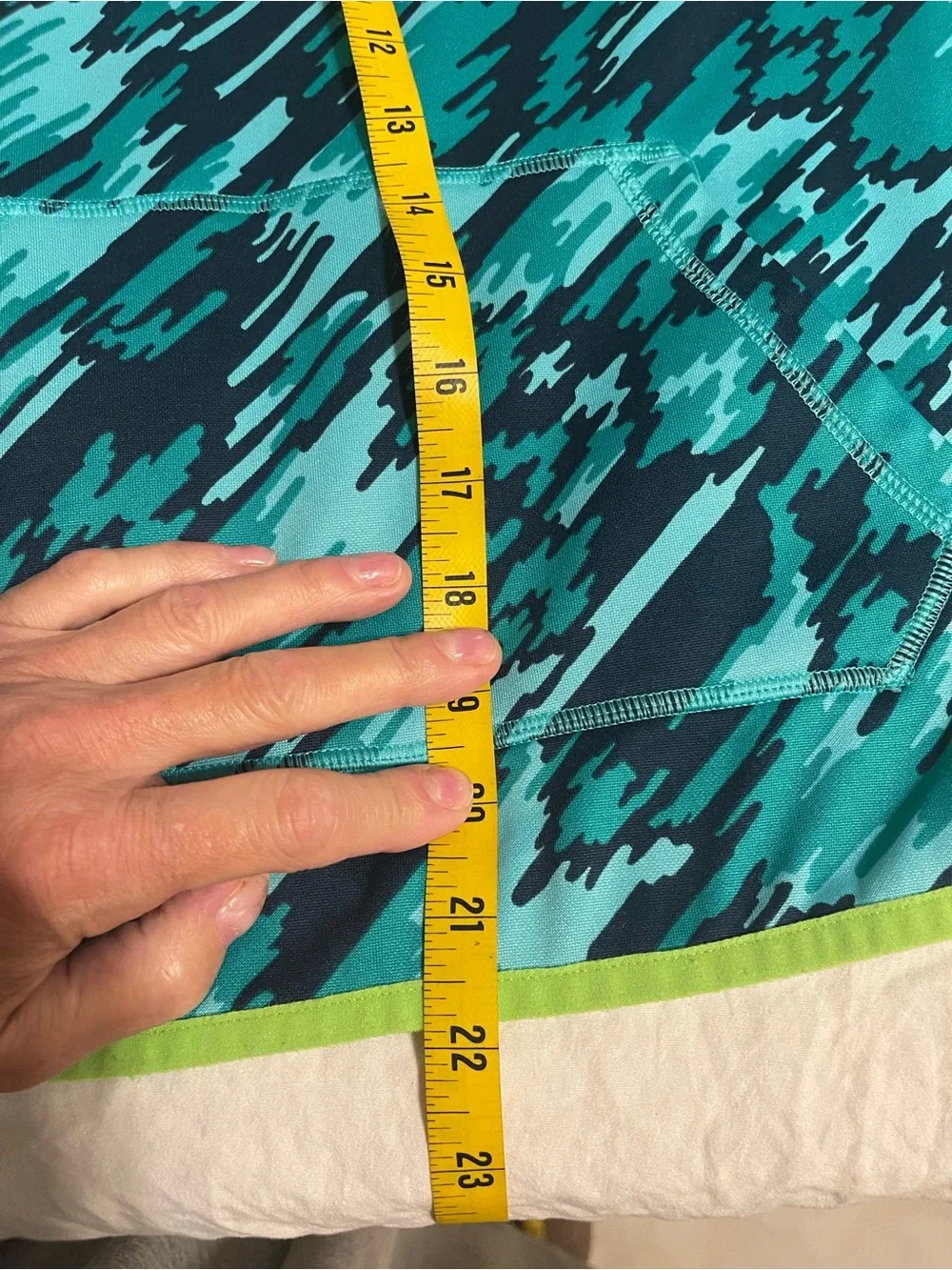 Nike Kids Teal & Navy Patterned Long-Sleeve Swim Rashguard